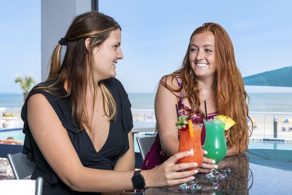 Comfort Inn & Suites Daytona Beach Oceanfront Bagian luar foto