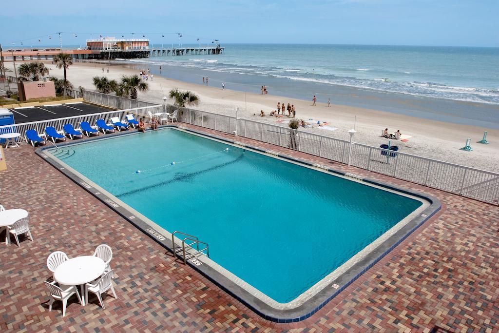 Comfort Inn & Suites Daytona Beach Oceanfront Bagian luar foto