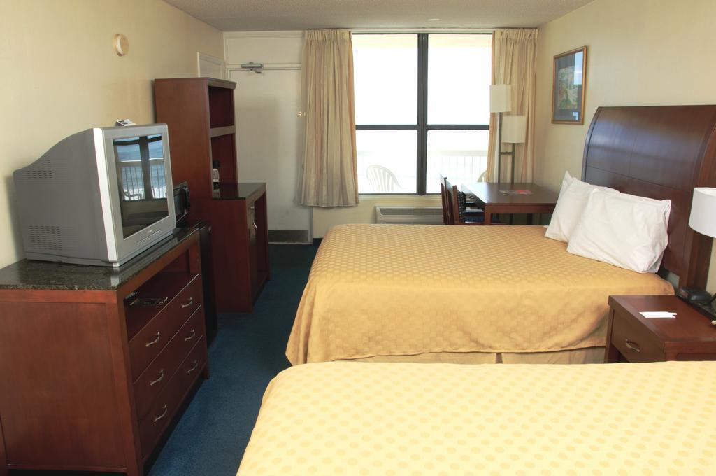 Comfort Inn & Suites Daytona Beach Oceanfront Bagian luar foto