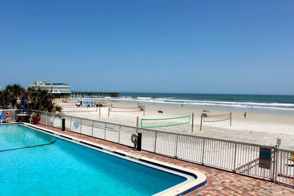 Comfort Inn & Suites Daytona Beach Oceanfront Bagian luar foto