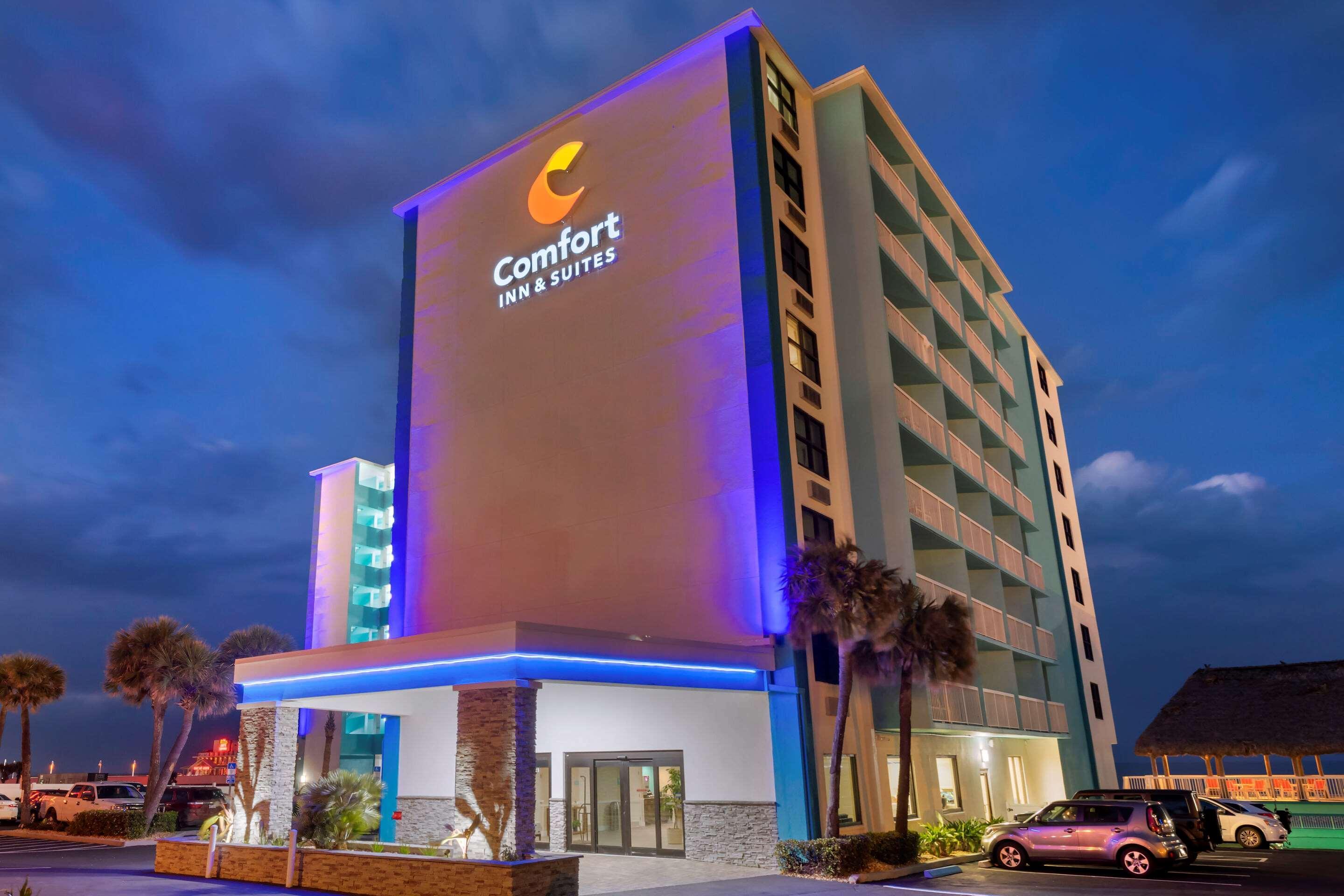 Comfort Inn & Suites Daytona Beach Oceanfront Bagian luar foto