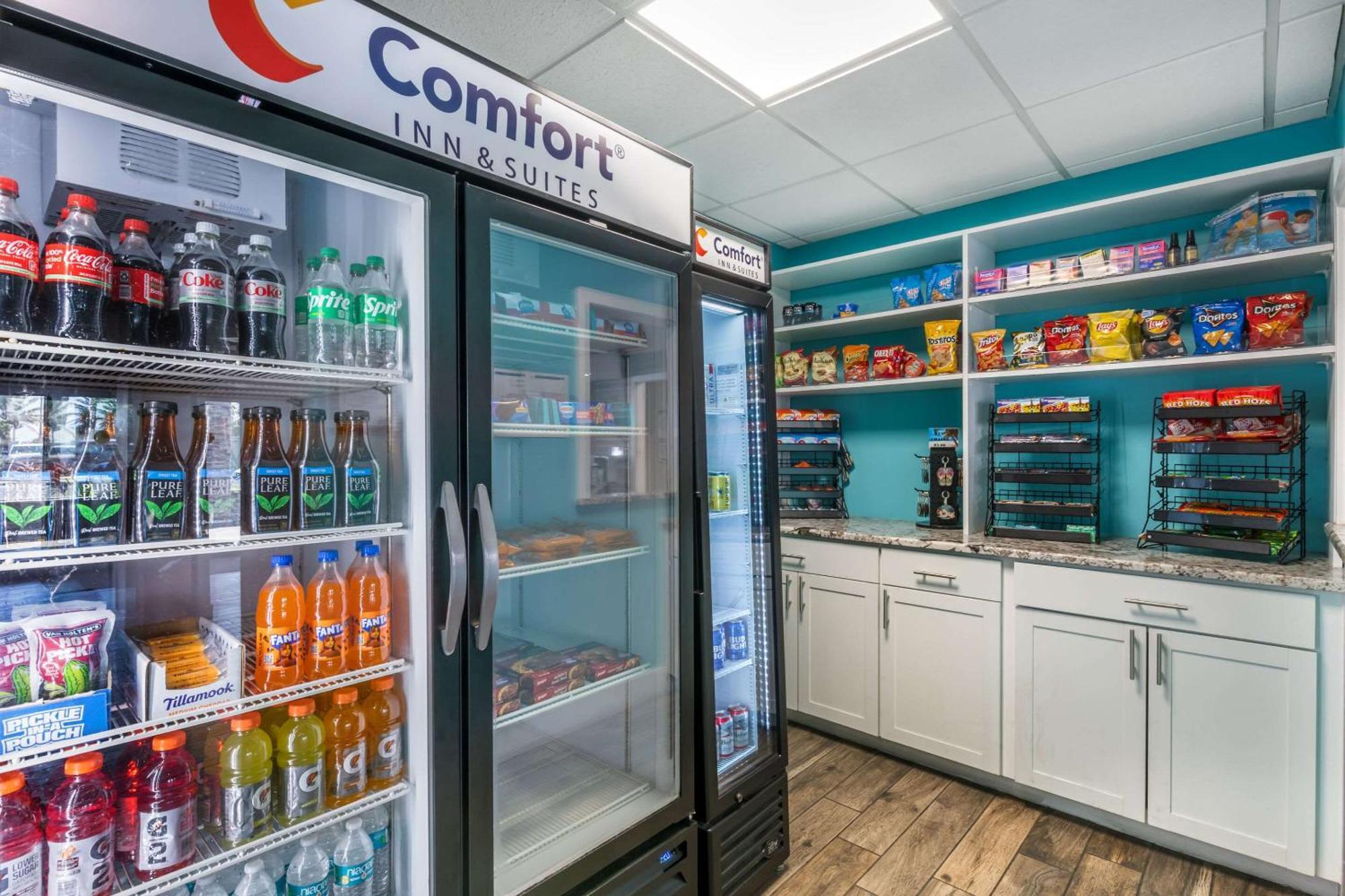 Comfort Inn & Suites Daytona Beach Oceanfront Bagian luar foto