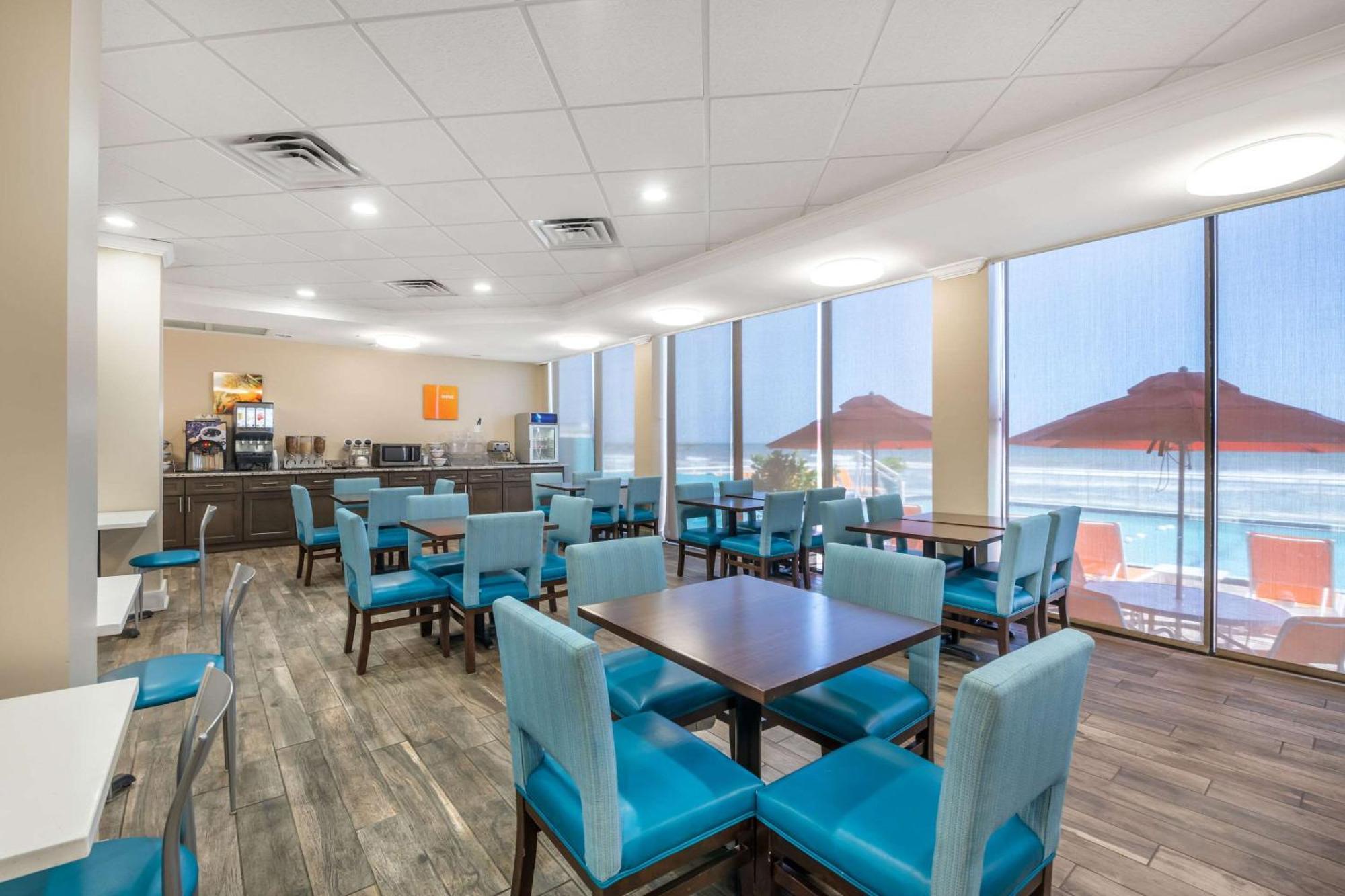 Comfort Inn & Suites Daytona Beach Oceanfront Bagian luar foto