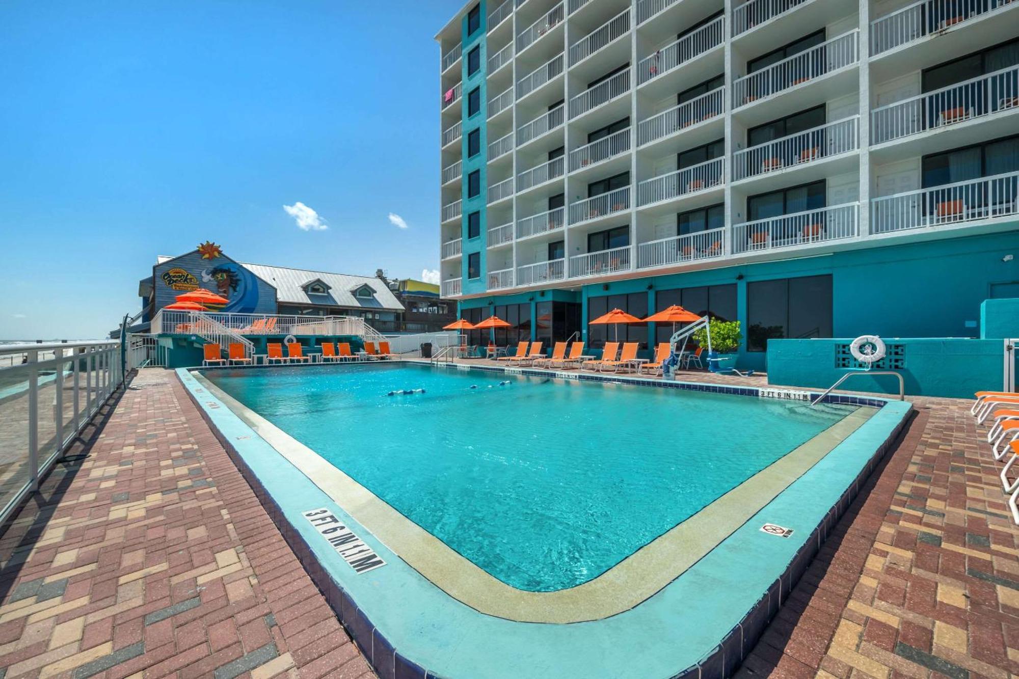 Comfort Inn & Suites Daytona Beach Oceanfront Bagian luar foto