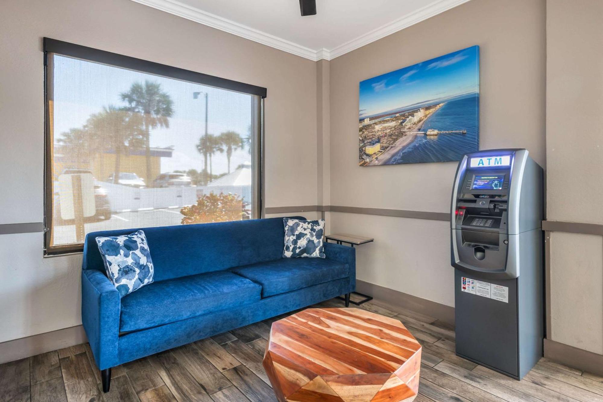 Comfort Inn & Suites Daytona Beach Oceanfront Bagian luar foto