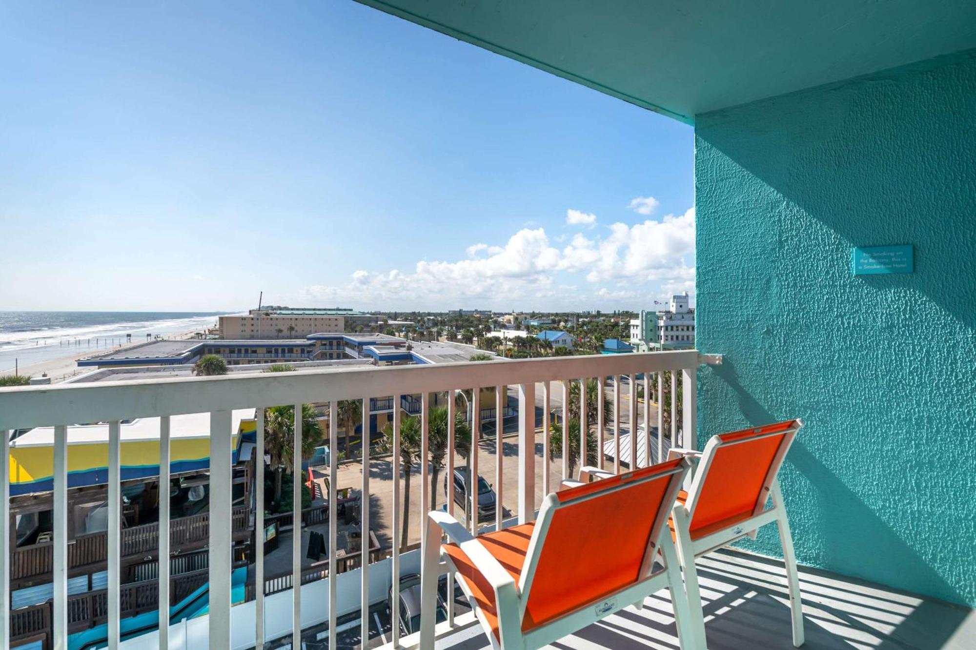 Comfort Inn & Suites Daytona Beach Oceanfront Bagian luar foto