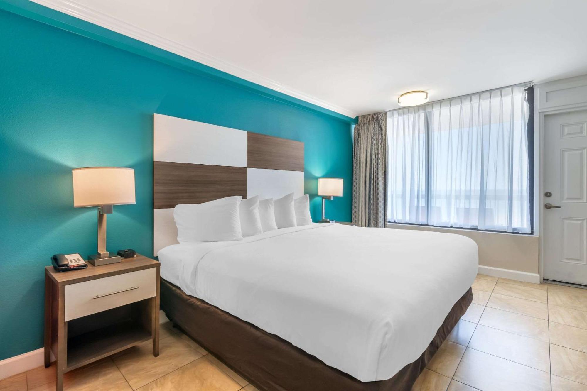 Comfort Inn & Suites Daytona Beach Oceanfront Bagian luar foto