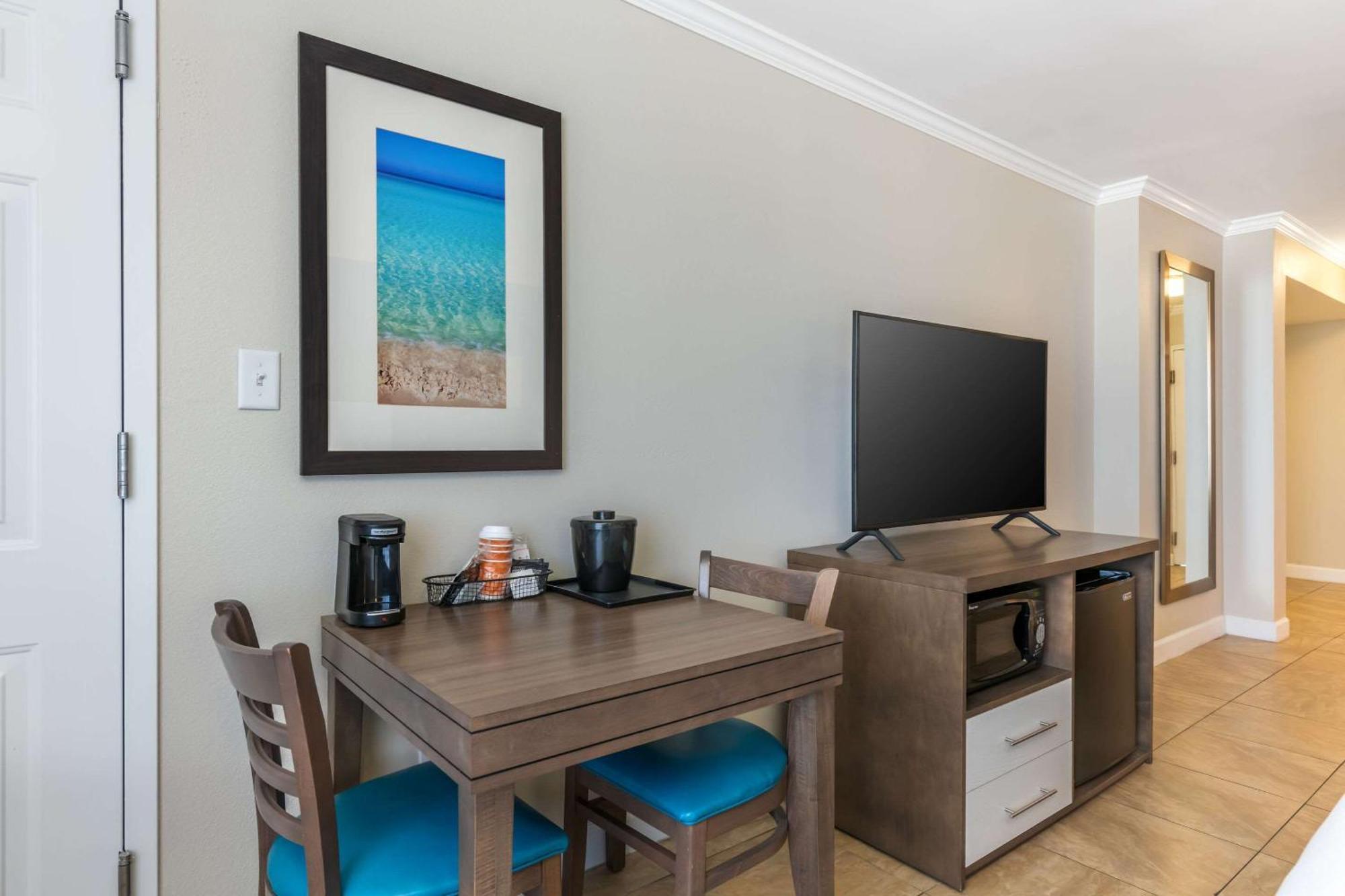 Comfort Inn & Suites Daytona Beach Oceanfront Bagian luar foto